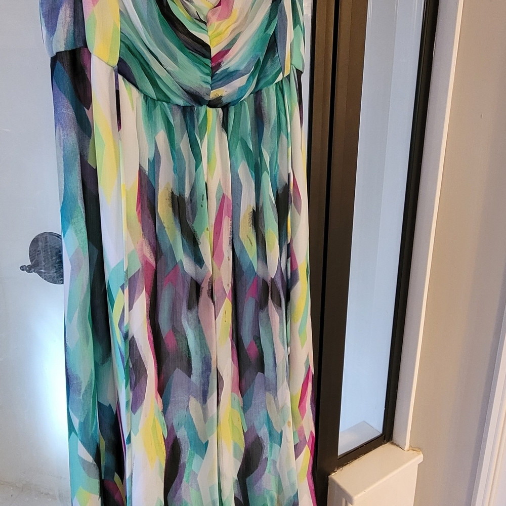 Dress - Picture 2 of 4